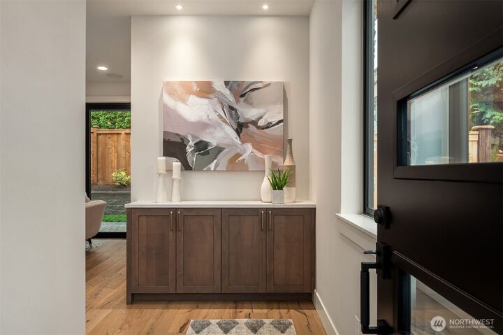 Property Photo:  10809 NE 60th Street  WA 98033 