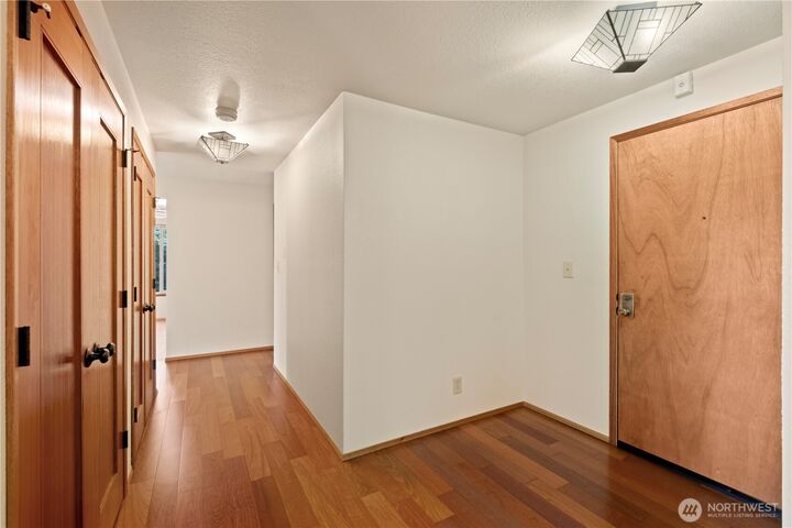 Property Photo: 132 N 132nd Street 402 WA 98133