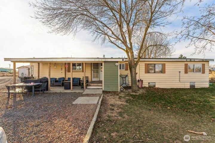 Property Photo:  10068  Idano Road NE  WA 98837 