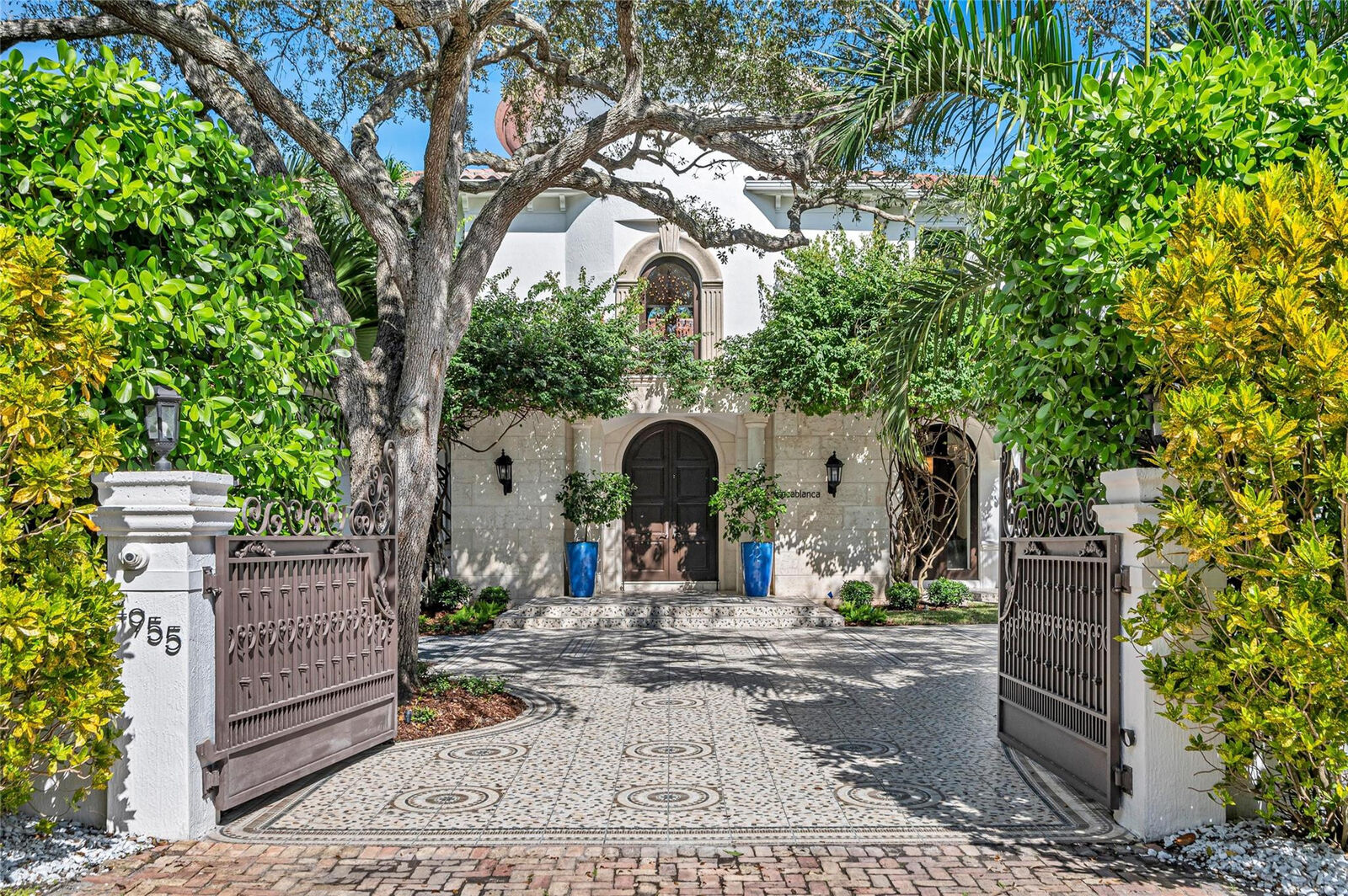 Property Photo:  4955 SW 83rd Street  FL 33143 