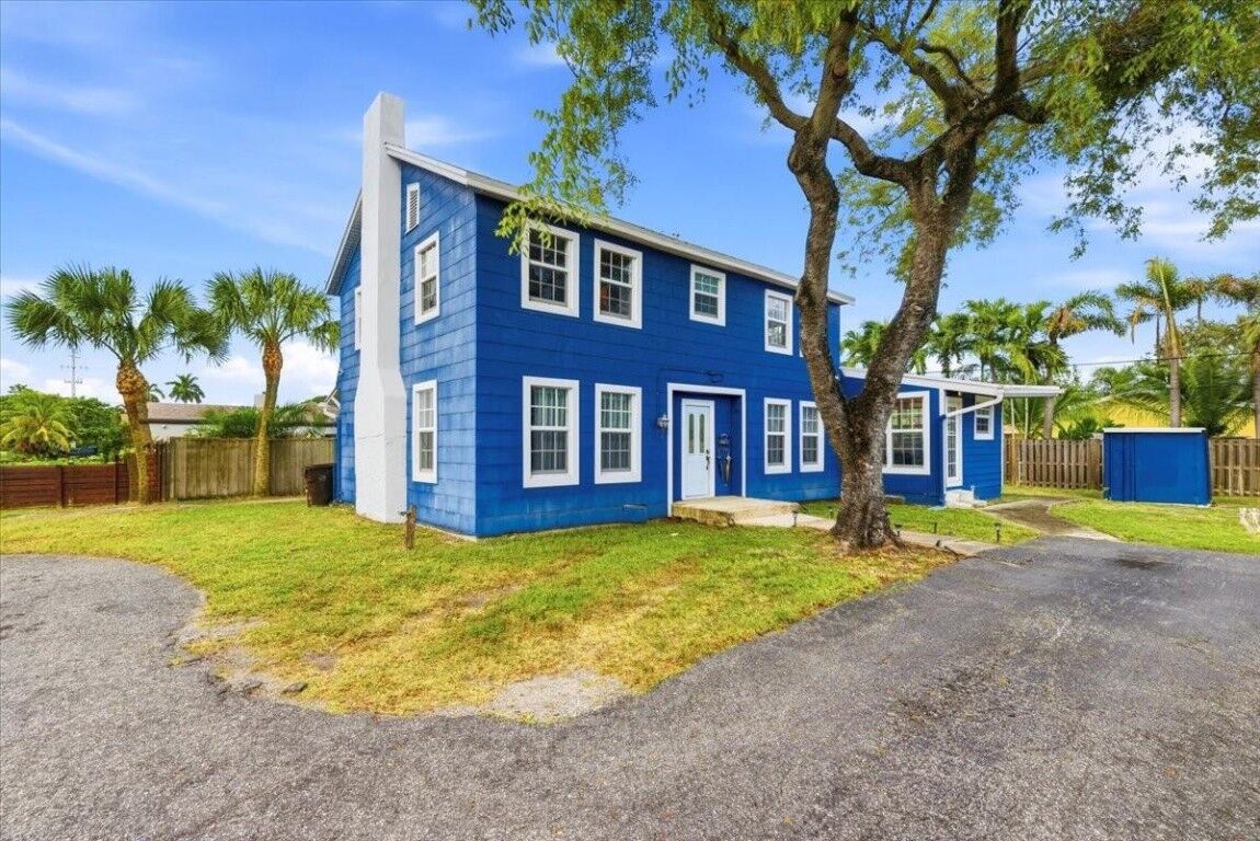 Property Photo:  819 Lytle Street  FL 33405 