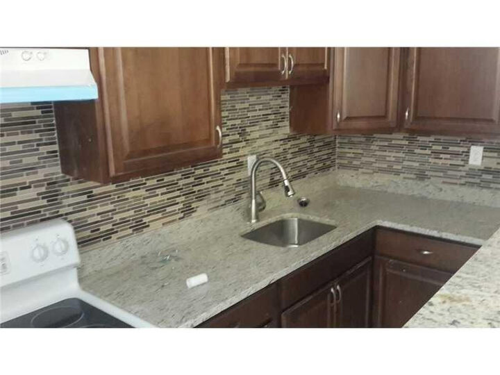 Property Photo:  5223 NW 18th Court  FL 33313 