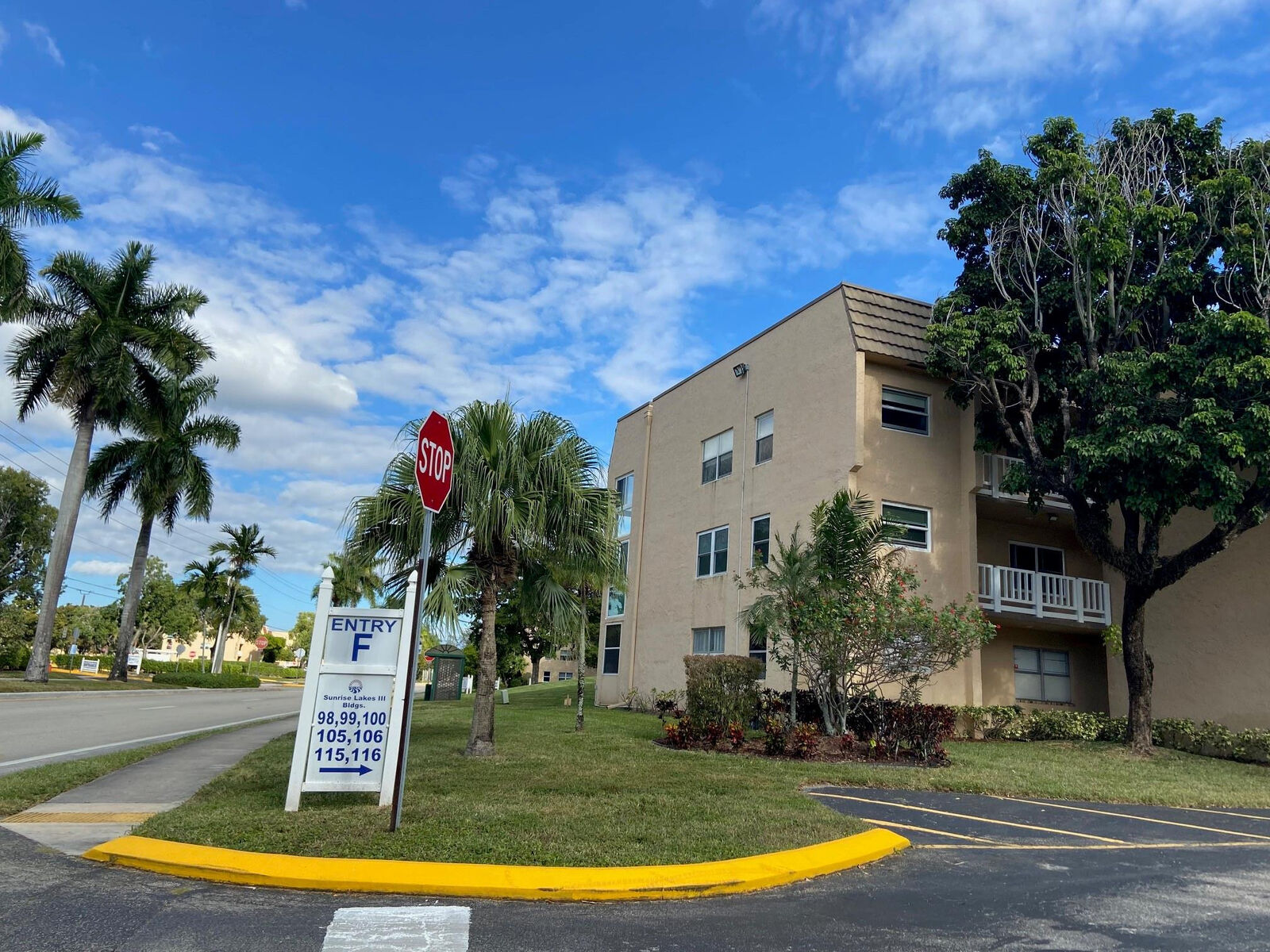 Property Photo:  9370 Sunrise Lakes Boulevard 105  FL 33322 