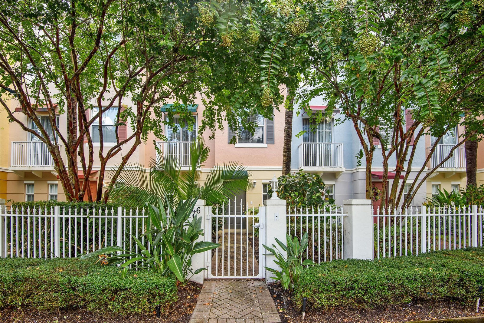 Property Photo:  546 NE 7th Avenue 1  FL 33301 