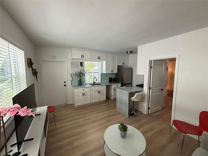 Property Photo: 1315 SE 2nd Street Rear West FL 33301