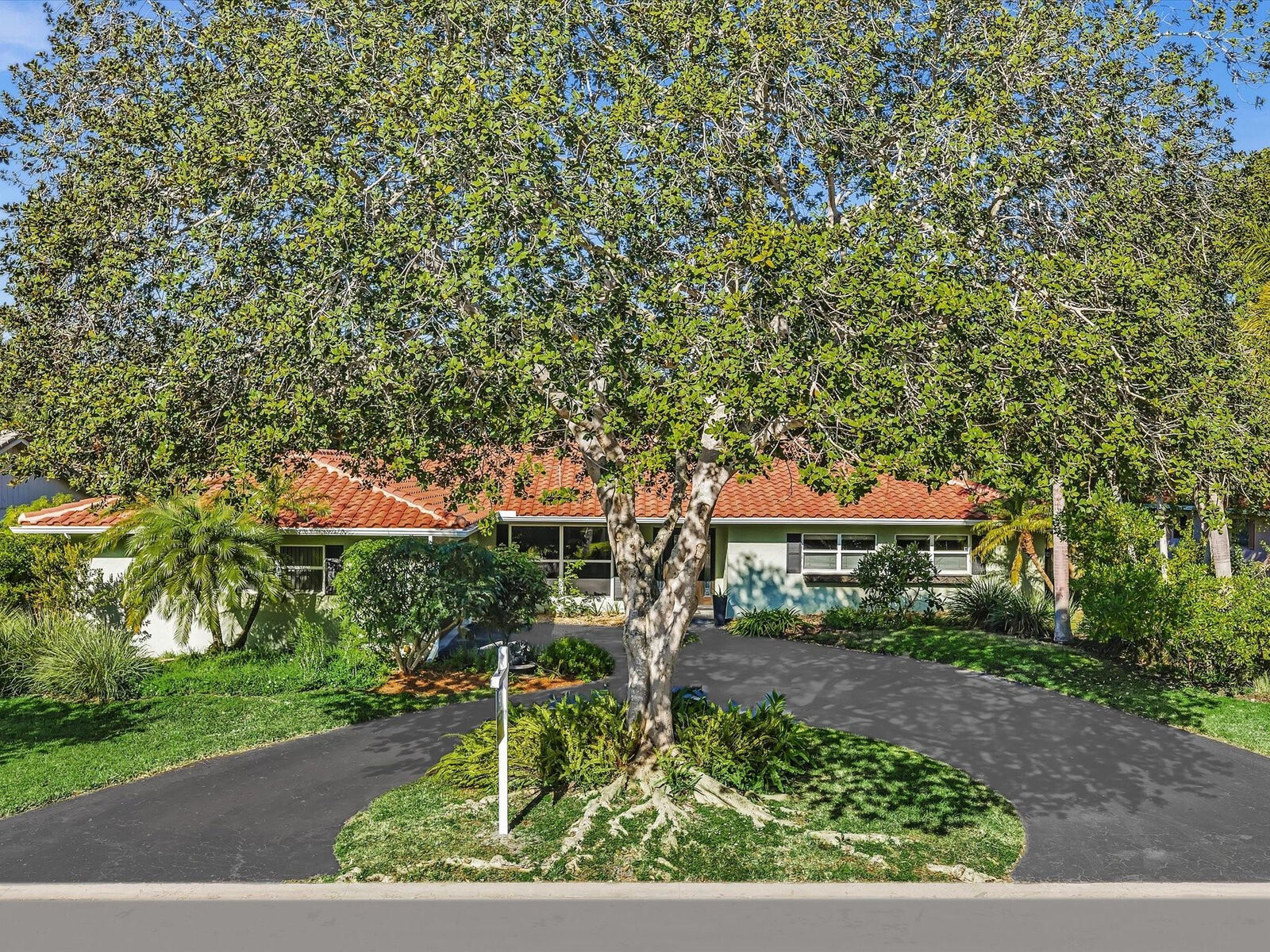 Property Photo:  2074 NW 103rd Terrace  FL 33071 