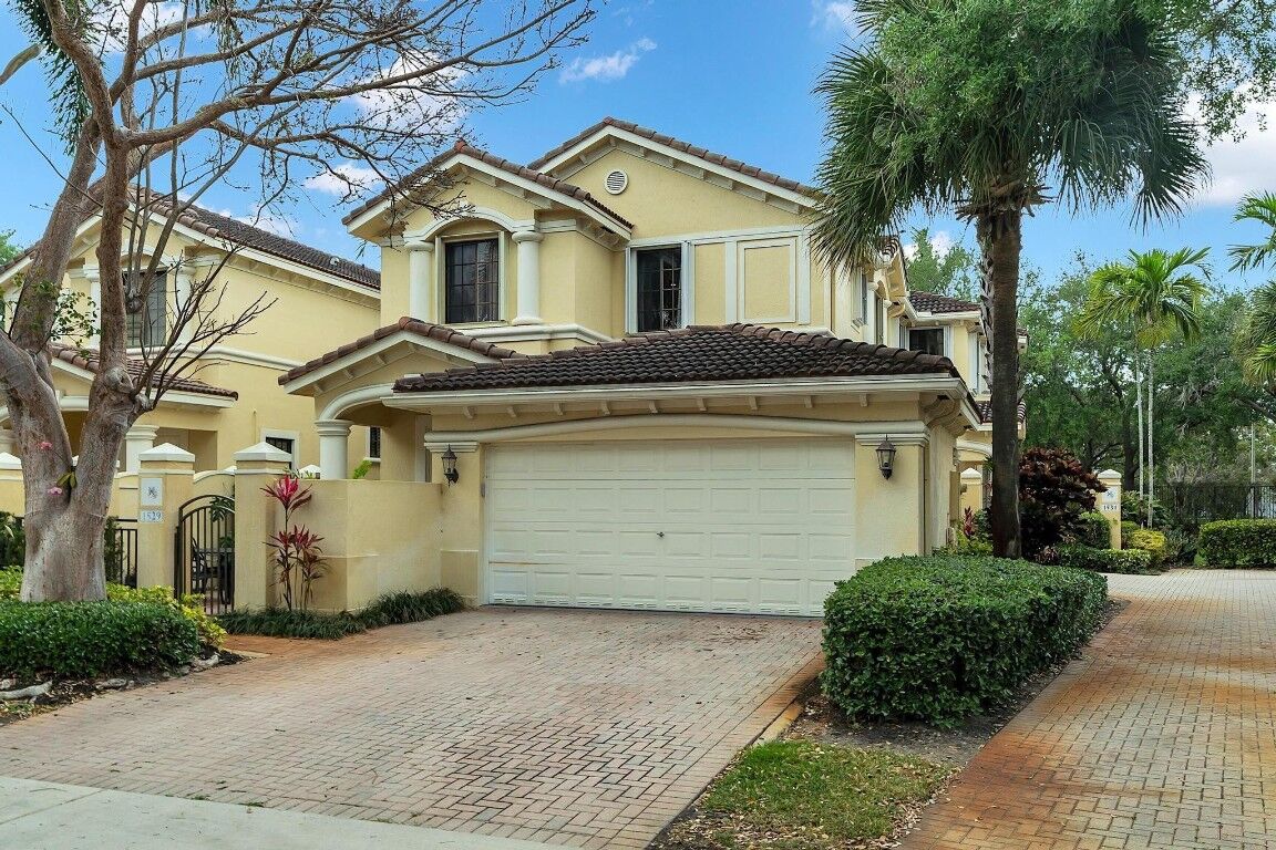 Property Photo:  1529 Passion Vine Circle 3-4  FL 33326 