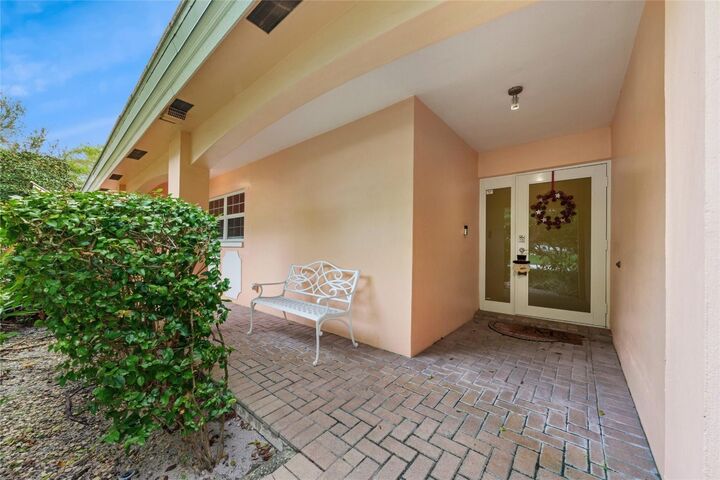 Property Photo:  900 Cypress Terrace V 61  FL 33069 