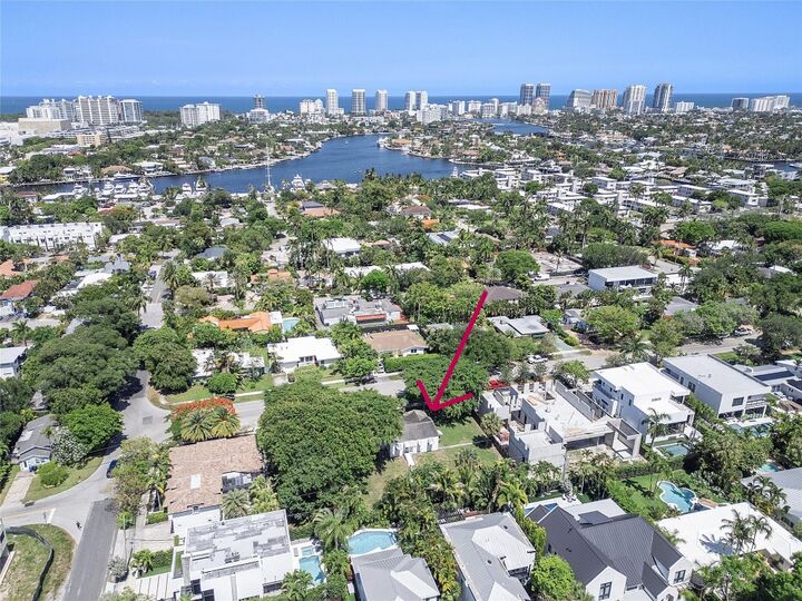 Property Photo:  743 N Victoria Park Road  FL 33304 