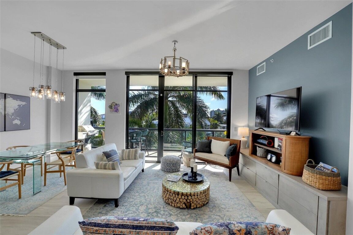 Property Photo:  2770 NE 14 Th Street 302  FL 33304 