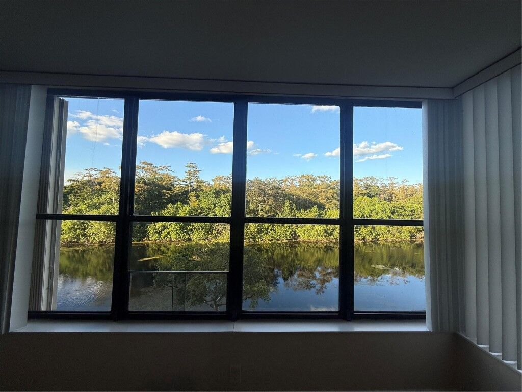 Property Photo: 2660 Carambola Circle 302 FL 33066