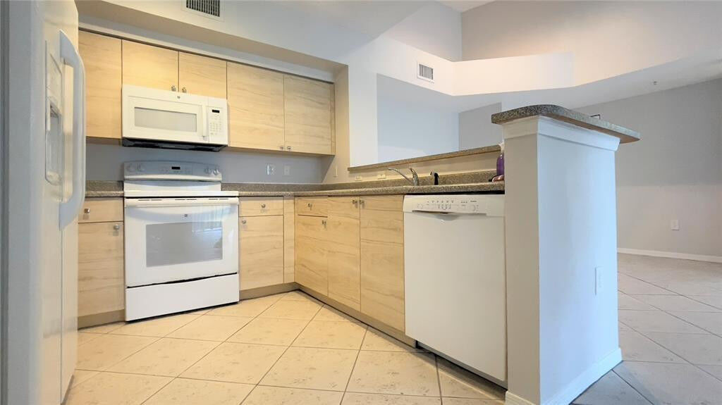 Property Photo: 2090 W Preserve Way 305 FL 33025
