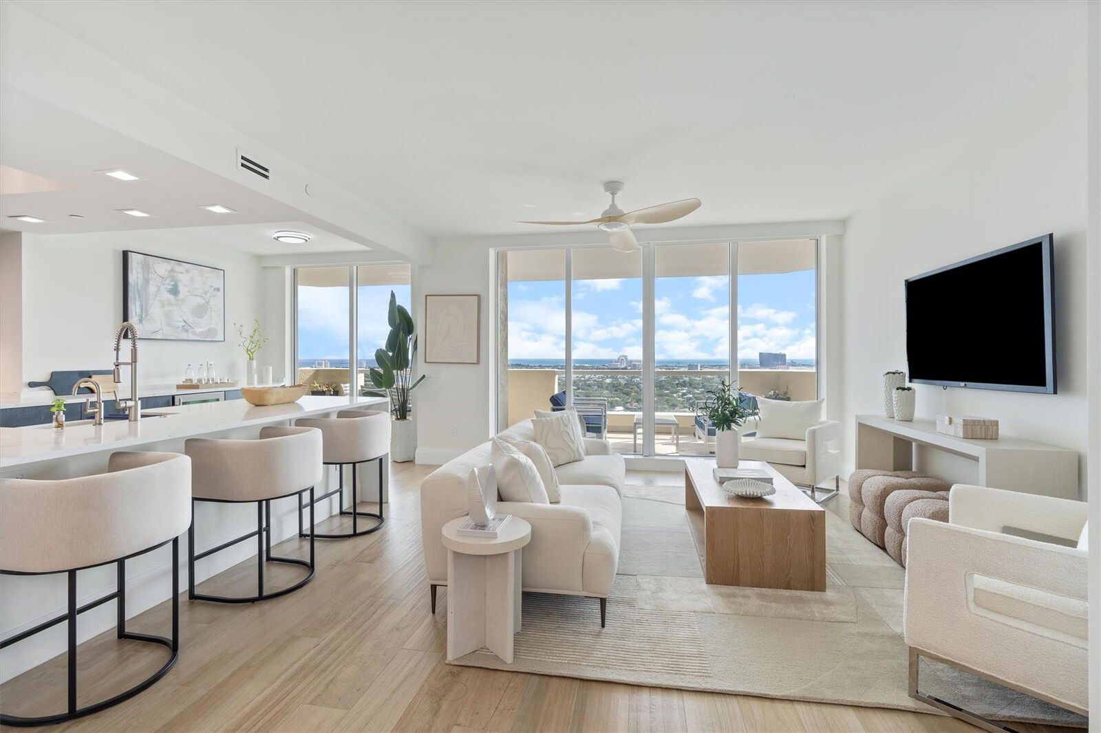 Property Photo:  411 N New River Drive 2805  FL 33301 