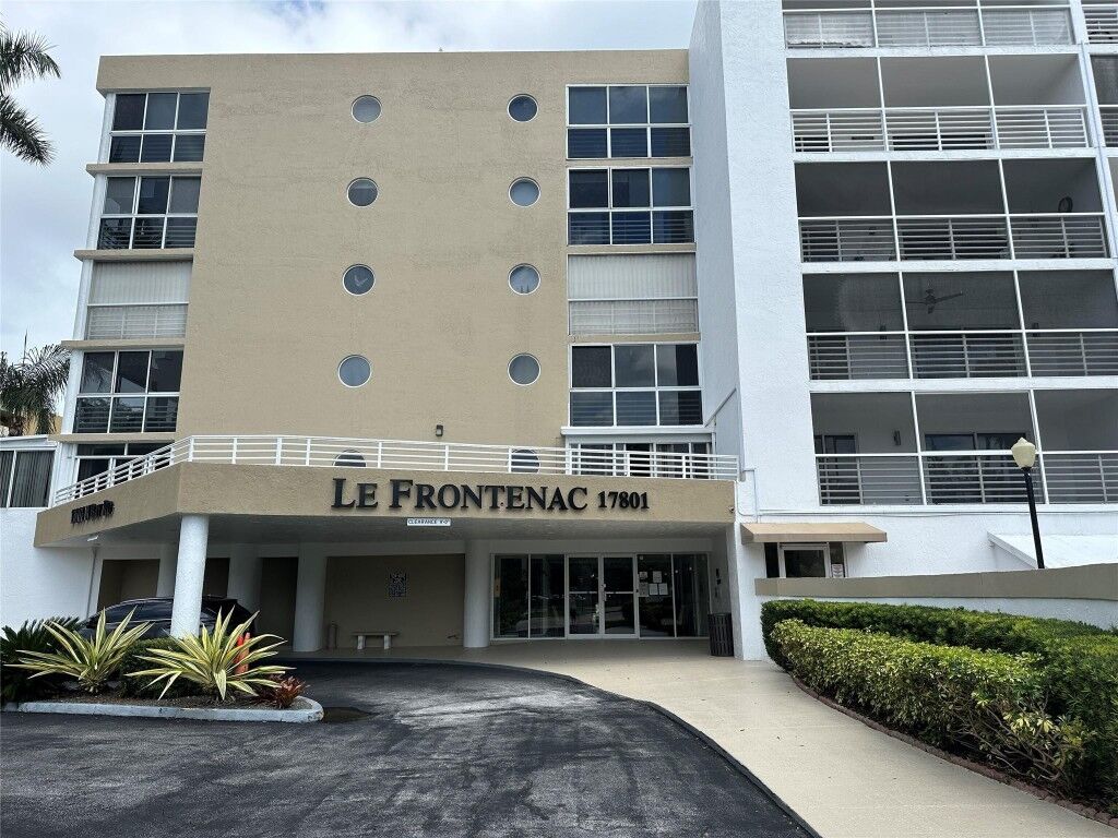 Property Photo: 17801 N Bay Road 212 FL 33160