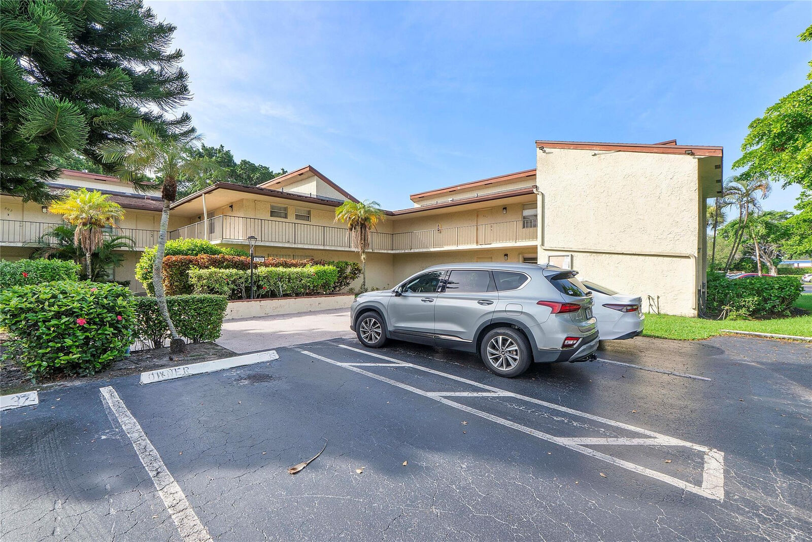 Property Photo:  8780 Holly Court 104  FL 33321 