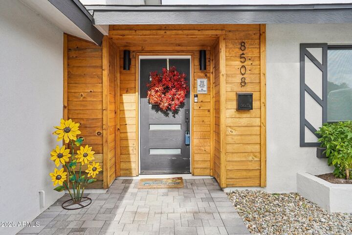 Property Photo: 8508 E Laredo Lane AZ 85250