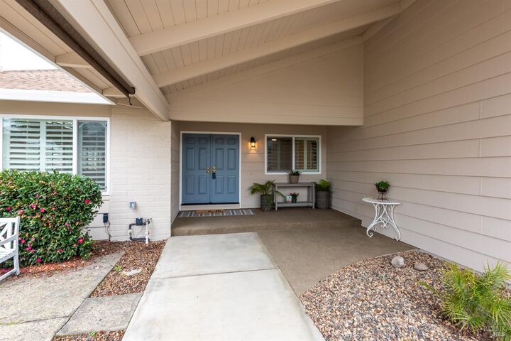 Property Photo:  8853 Oak Trail Court  CA 95409 