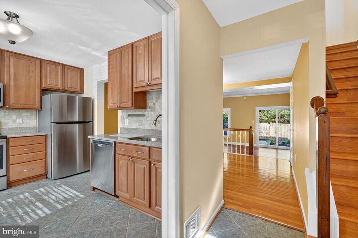 Property Photo:  5654 Ridge View Drive  VA 22310 