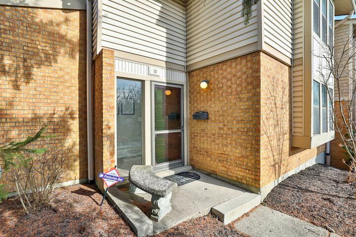Property Photo:  10 Woodside Court  OH 45246 