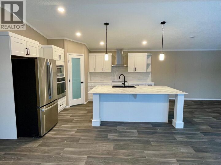 Property Photo: 22 Cherokee Drive BC V0B 1H0