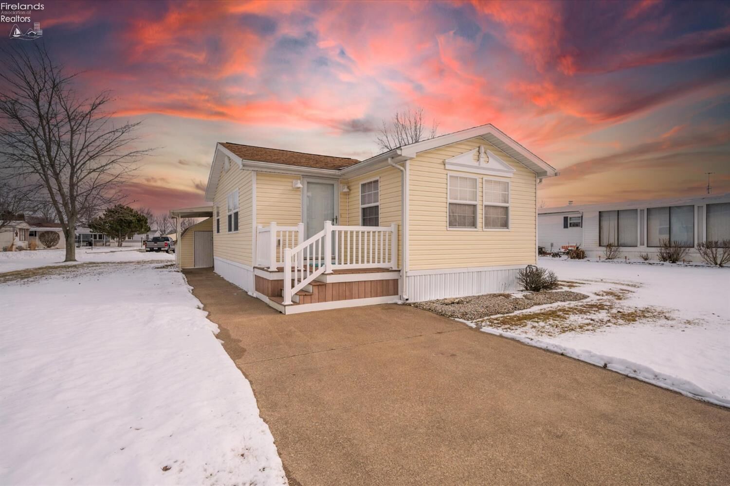 Property Photo:  104 W Bass Circle  OH 43440 