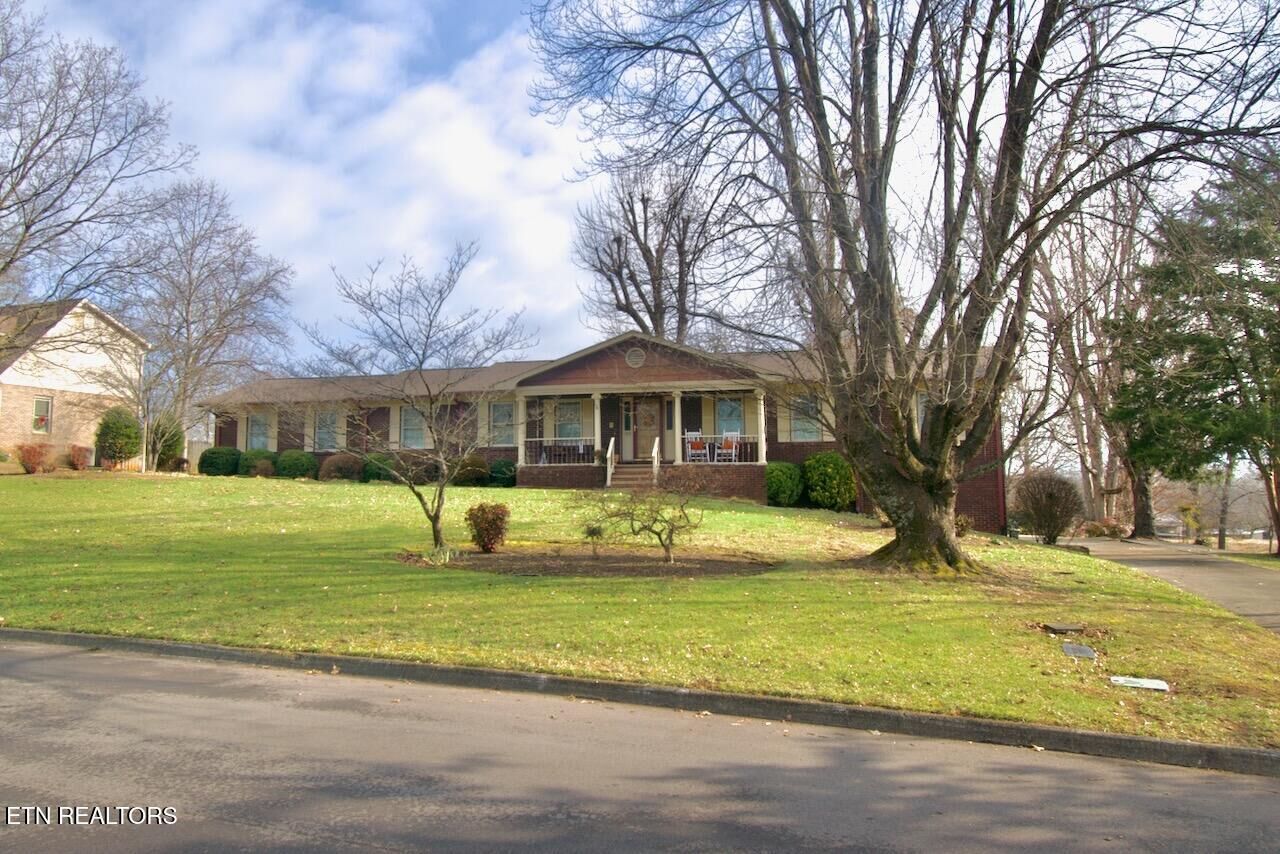 Property Photo:  102 York Circle  TN 37803 