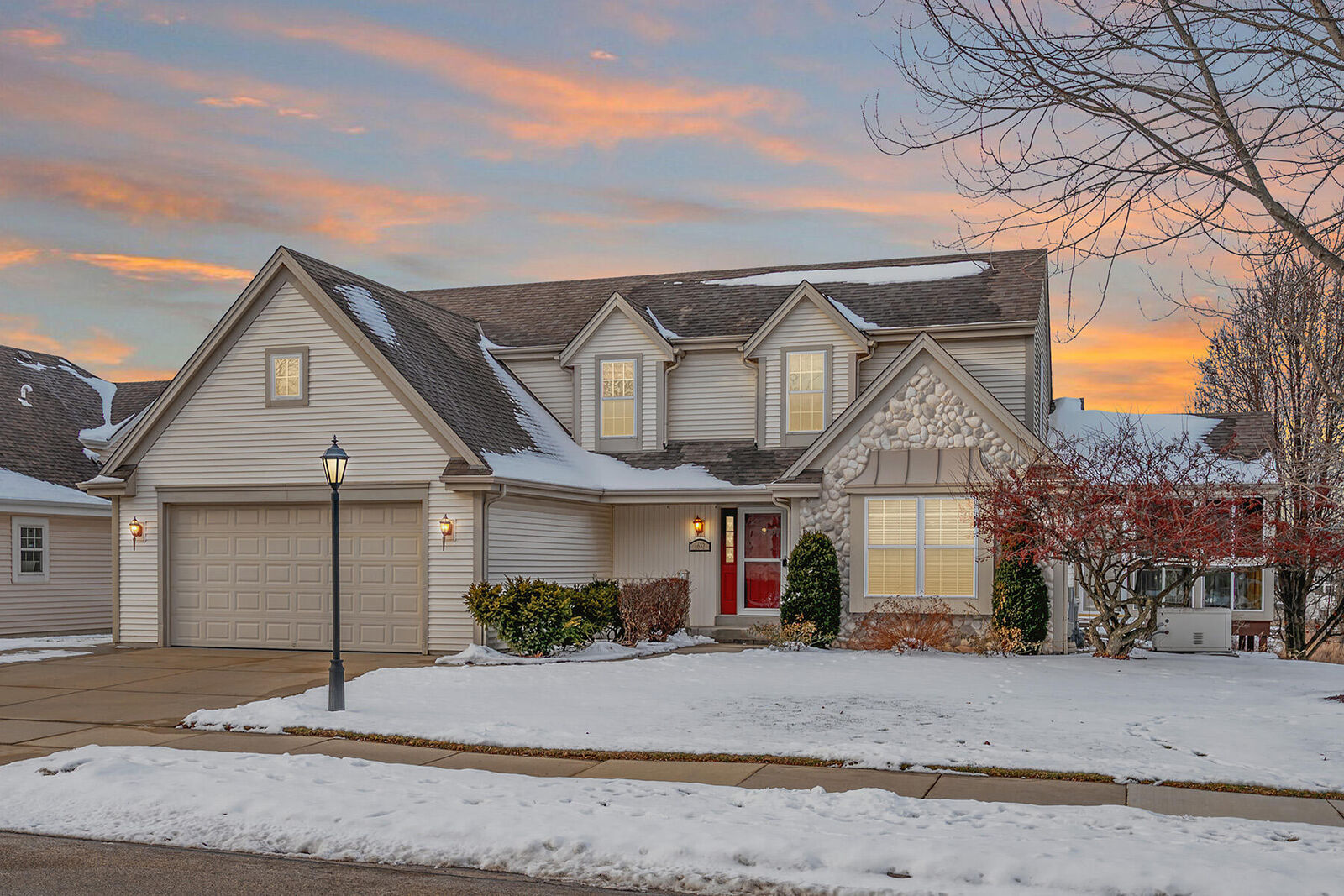 Property Photo:  1632 Auburn Ct  WI 53189 