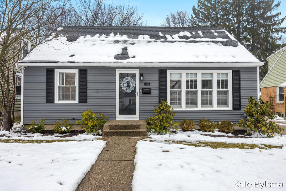 Property Photo:  1159 Lakeside Drive SE  MI 49506 