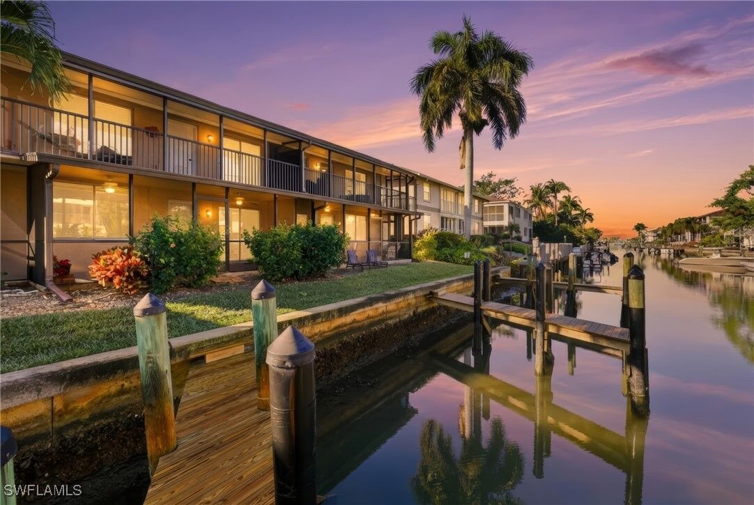 Property Photo: 1519 Chesapeake Avenue B-5 FL 34102