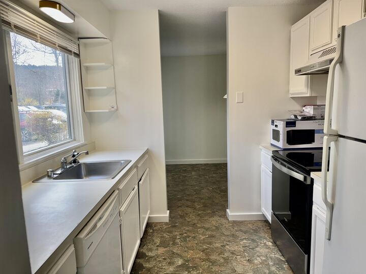 Property Photo:  107 Brook Hollow  NH 03755 