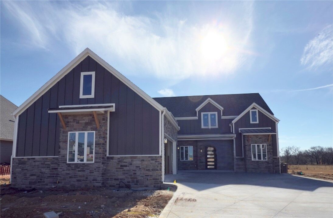 Property Photo:  891 Greenhorn Street  AR 72712 