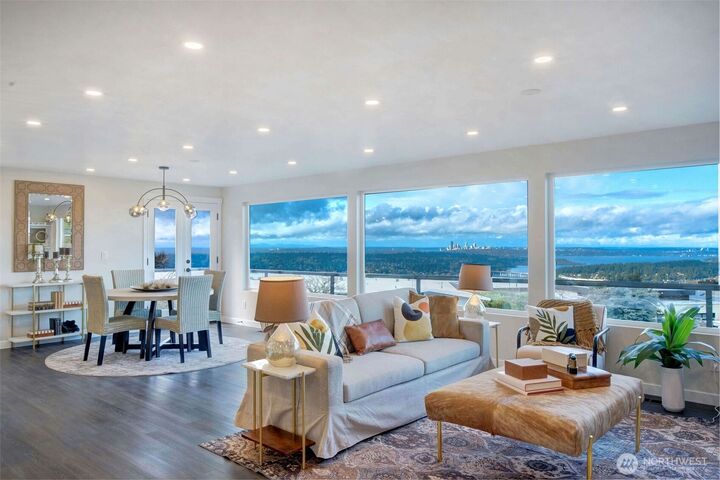 Property Photo: 13901 Somerset Lane SE WA 98006