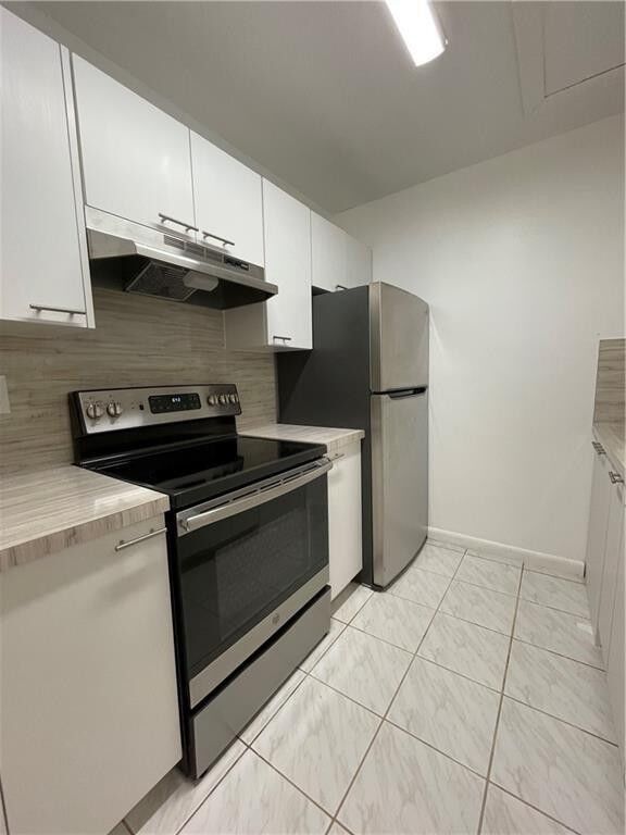 Property Photo:  121 Fanshaw C  FL 33434 