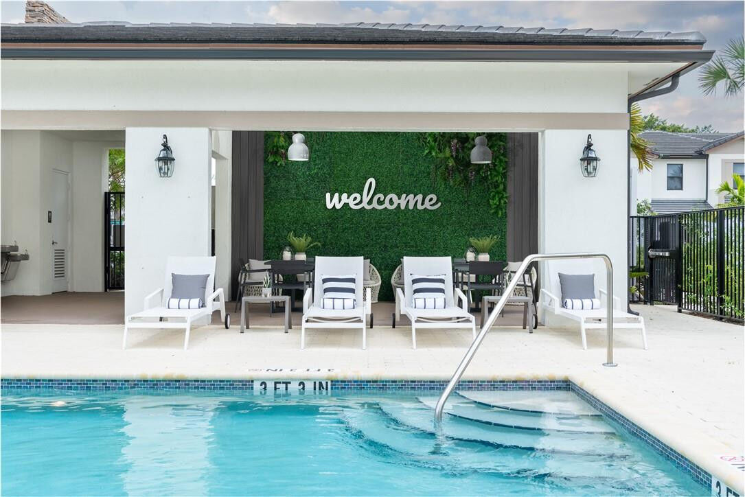 Property Photo:  711 Del Vista Road  FL 33069 