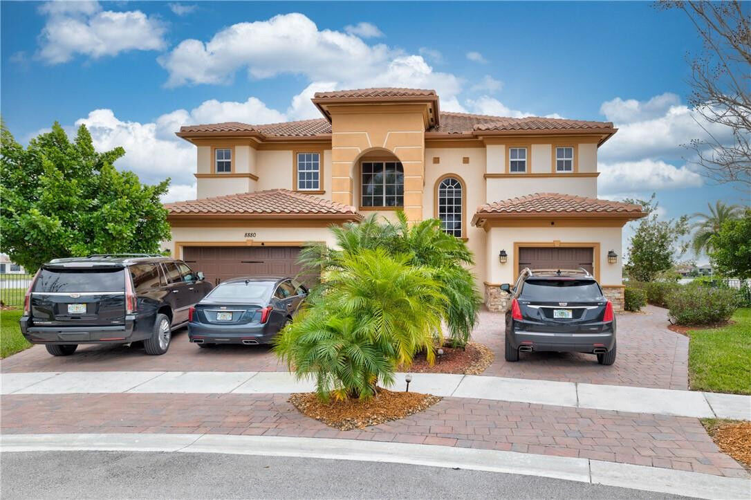 Property Photo:  8880 Lakeview Place  FL 33076 