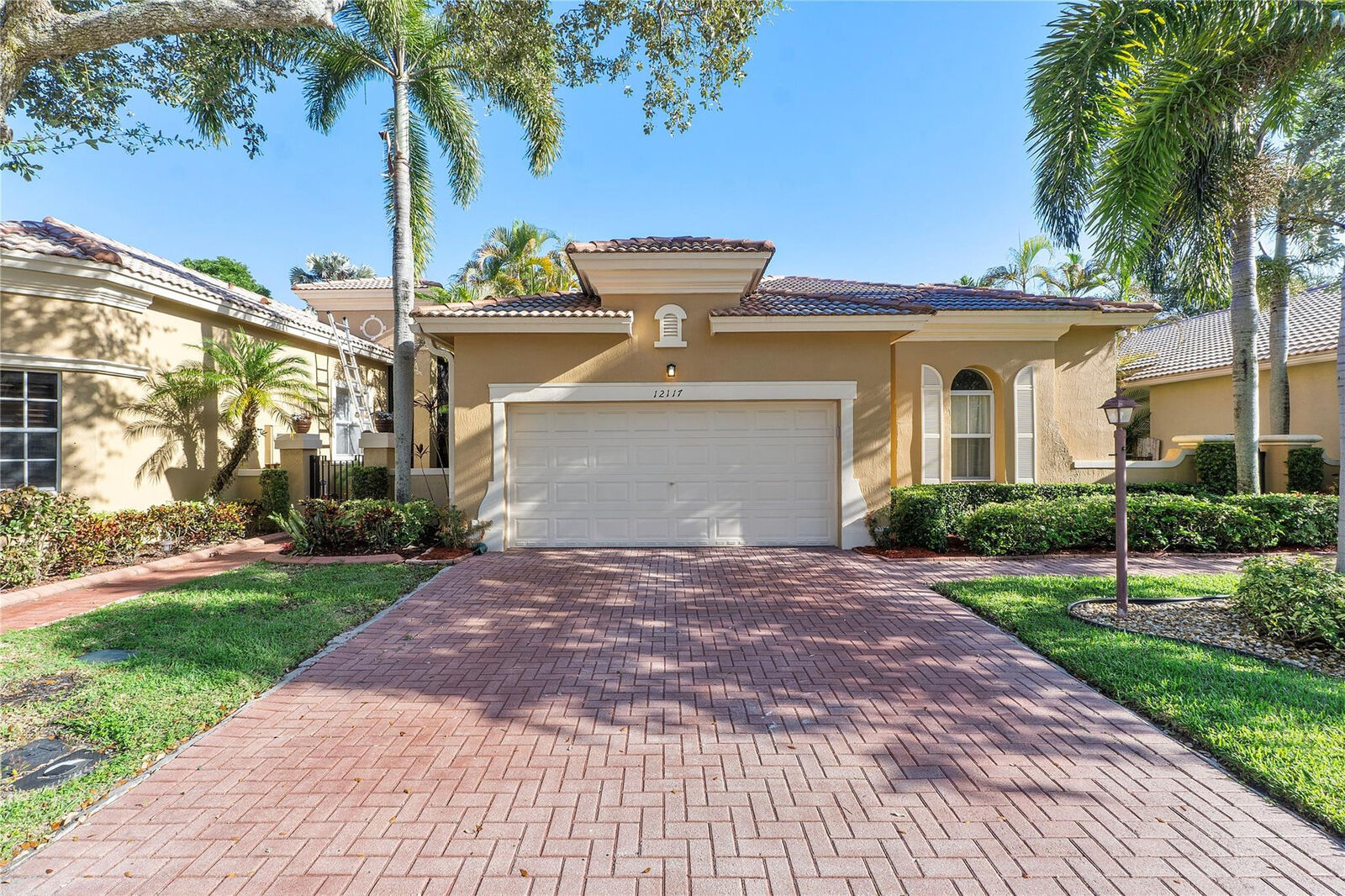 Property Photo: 12117 NW 59th Street FL 33076