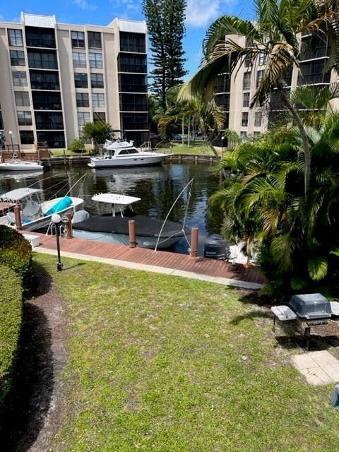 Property Photo:  6 Royal Palm Way 203  FL 33432 