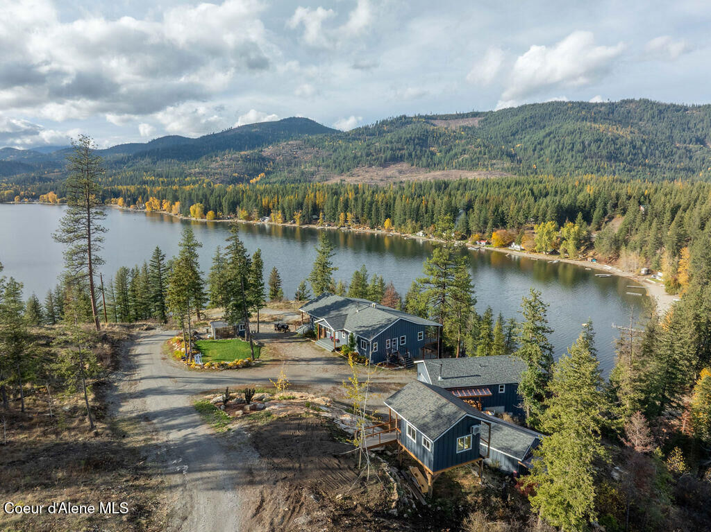 Property Photo:  8171 W Osprey Ridge Rd  ID 83858 