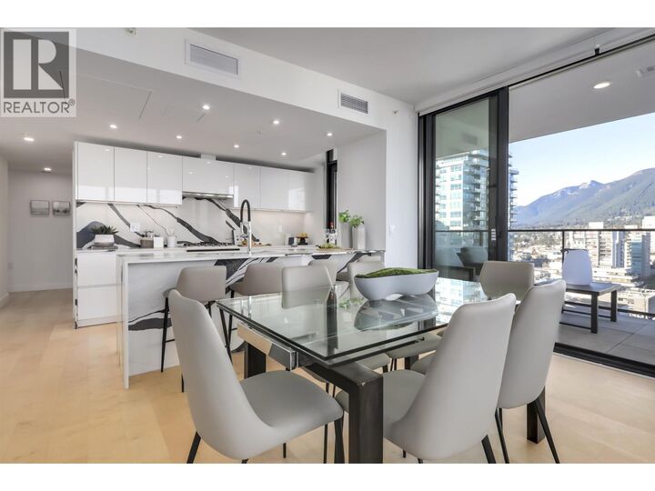 Property Photo: 135 East 13th Street 1309 BC V7L 0J8