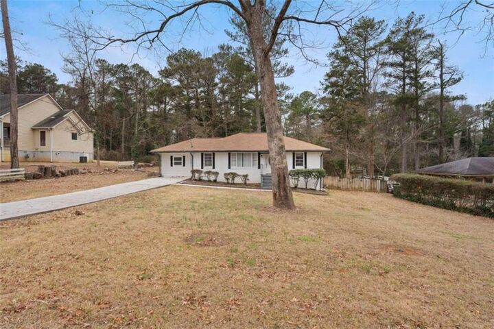 Property Photo: 1621 N Columbia Place N GA 30032