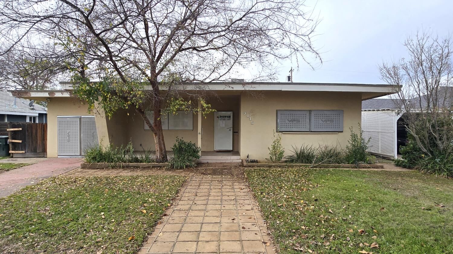 Property Photo:  3015 N Adoline Avenue  CA 93705 