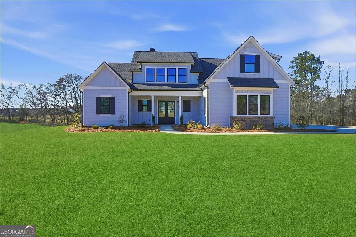 Property Photo: 170 Ewing Way GA 30019