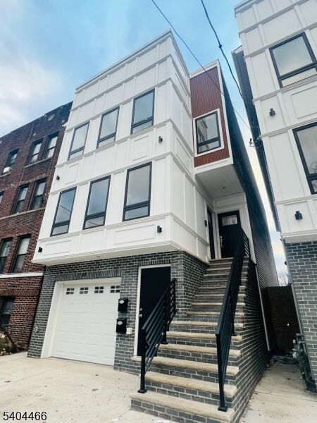 Property Photo:  121 Osborne Ter  NJ 07108 