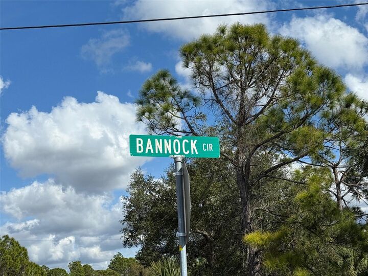 Property Photo:  Bannock Circle  FL 34288 