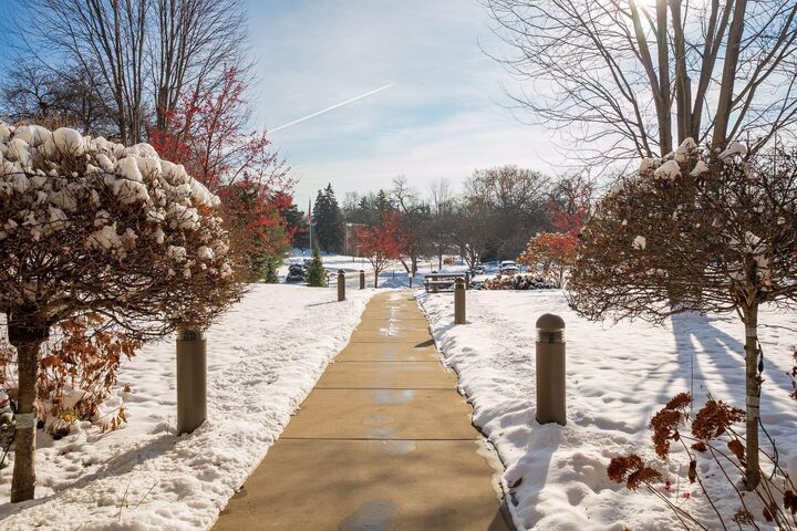 Property Photo:  4360 Brookside Court 310  MN 55436 