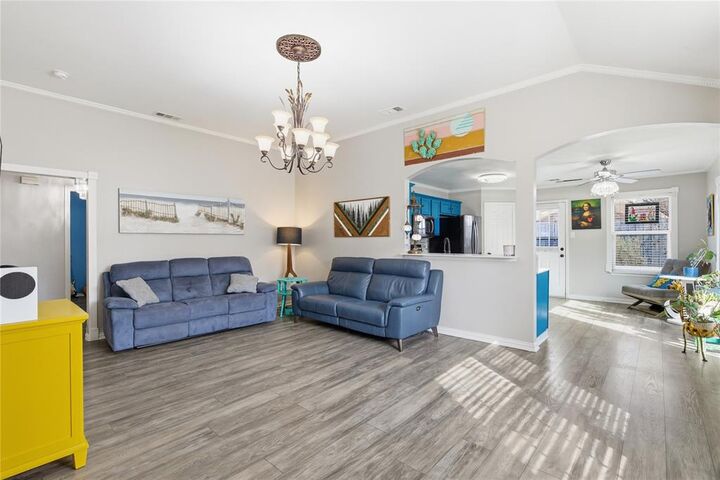 Property Photo:  114 N Denver Street  TX 75203 