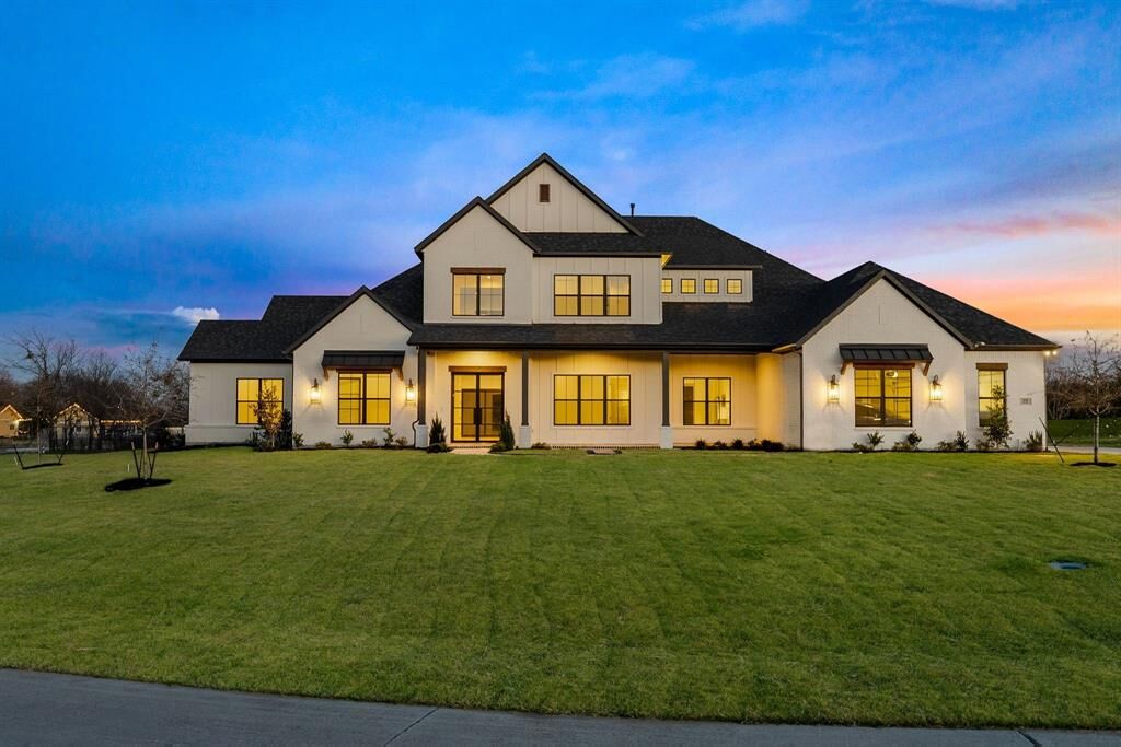 Property Photo:  940 Healey Drive  TX 75069 