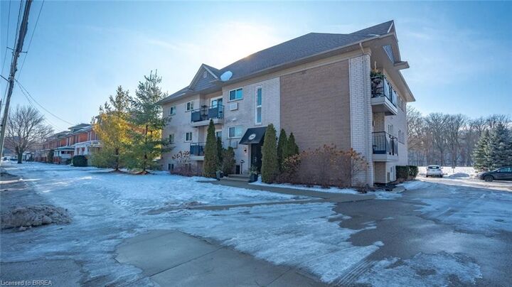 36 Willow Street — photo 1