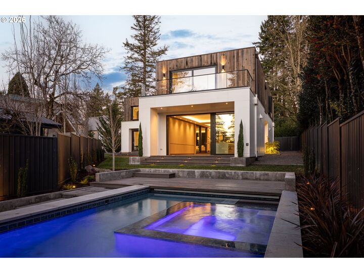 Property Photo:  1120 S Military Rd  OR 97219 