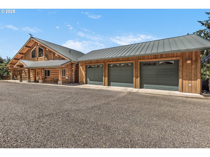 Property Photo:  89112 Sky High Dr  OR 97478 